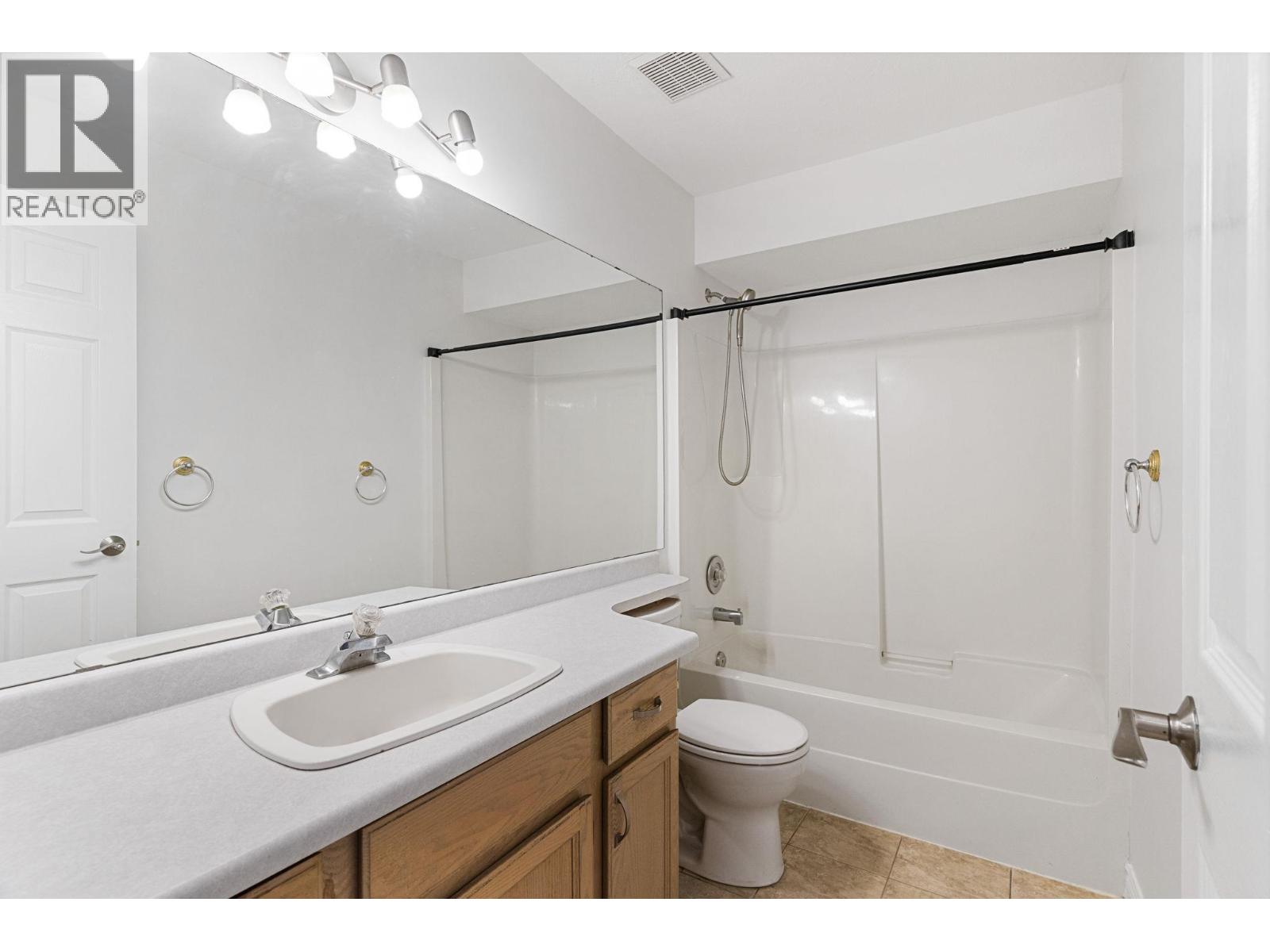 4 7841 Highway 97 N Highway, Kelowna