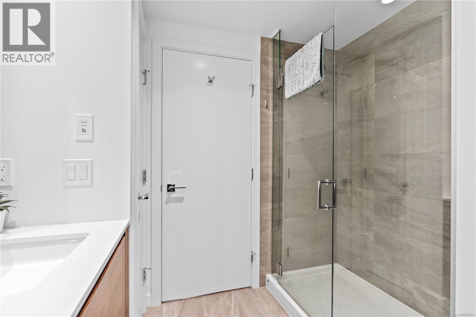 408 363 Tyee Rd, Victoria