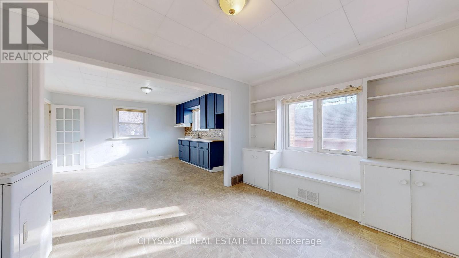 39 WOODWARD AVENUE - 14