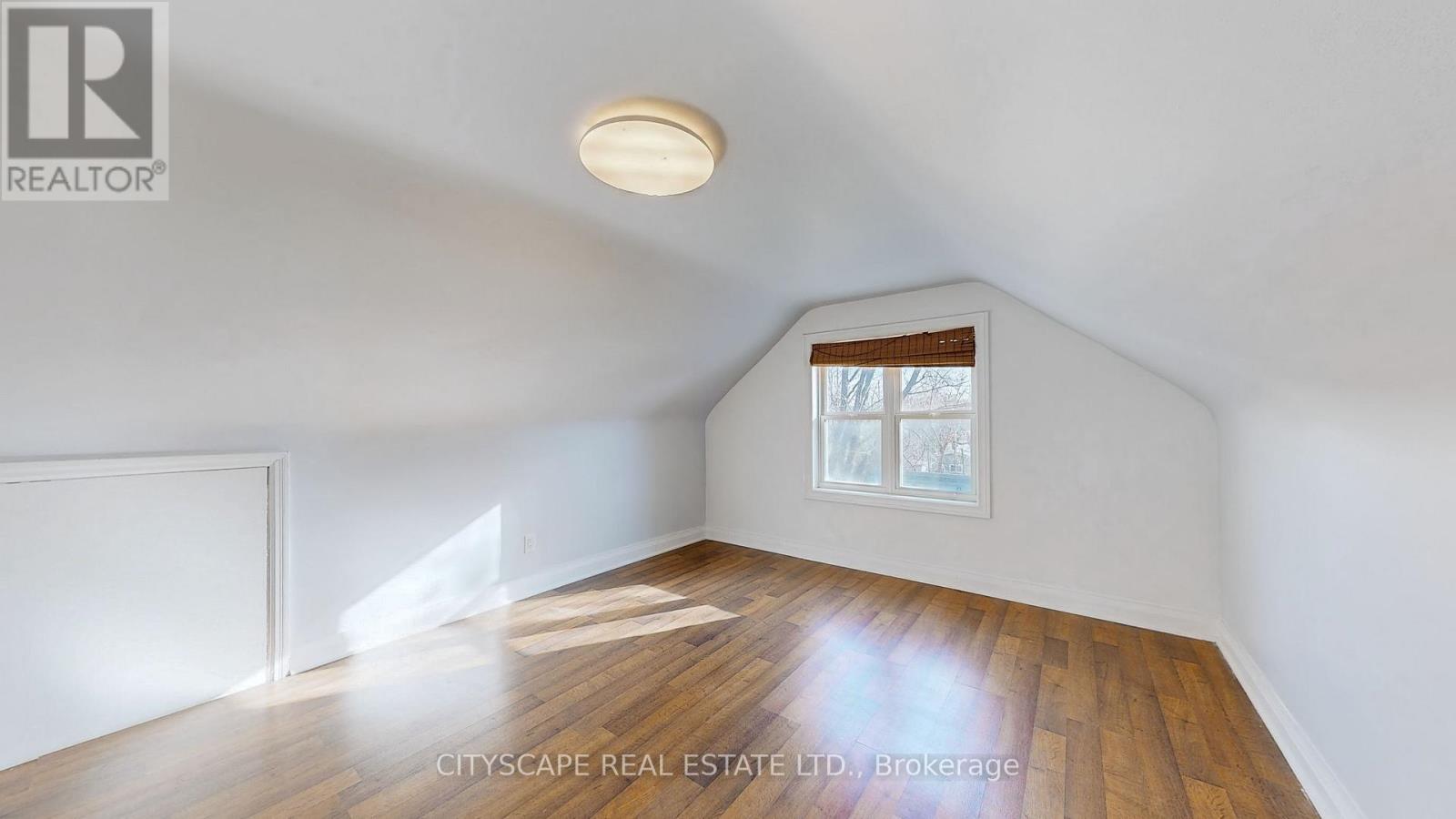 39 WOODWARD AVENUE - 23