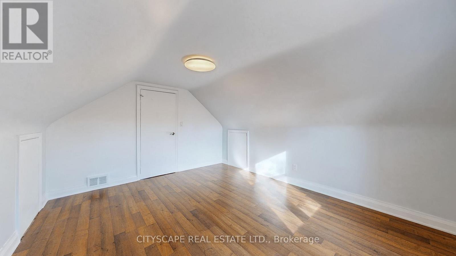 39 WOODWARD AVENUE - 25