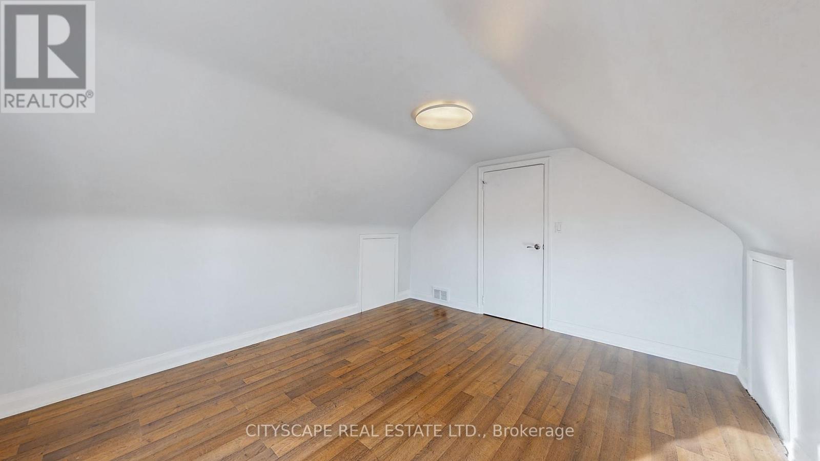 39 WOODWARD AVENUE - 26