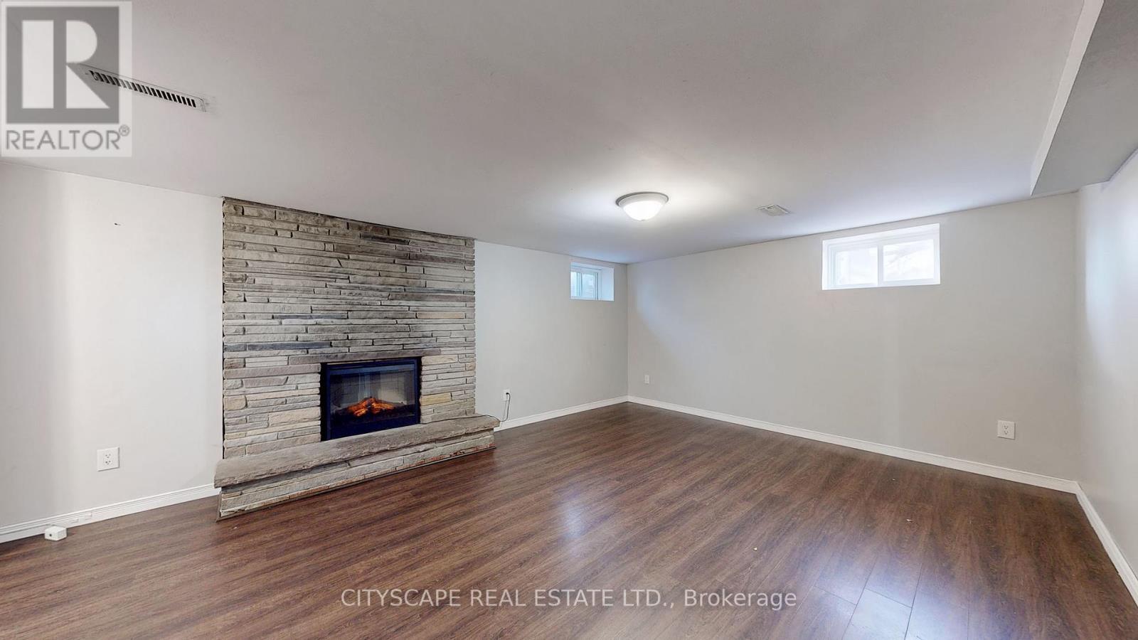 39 WOODWARD AVENUE - 31