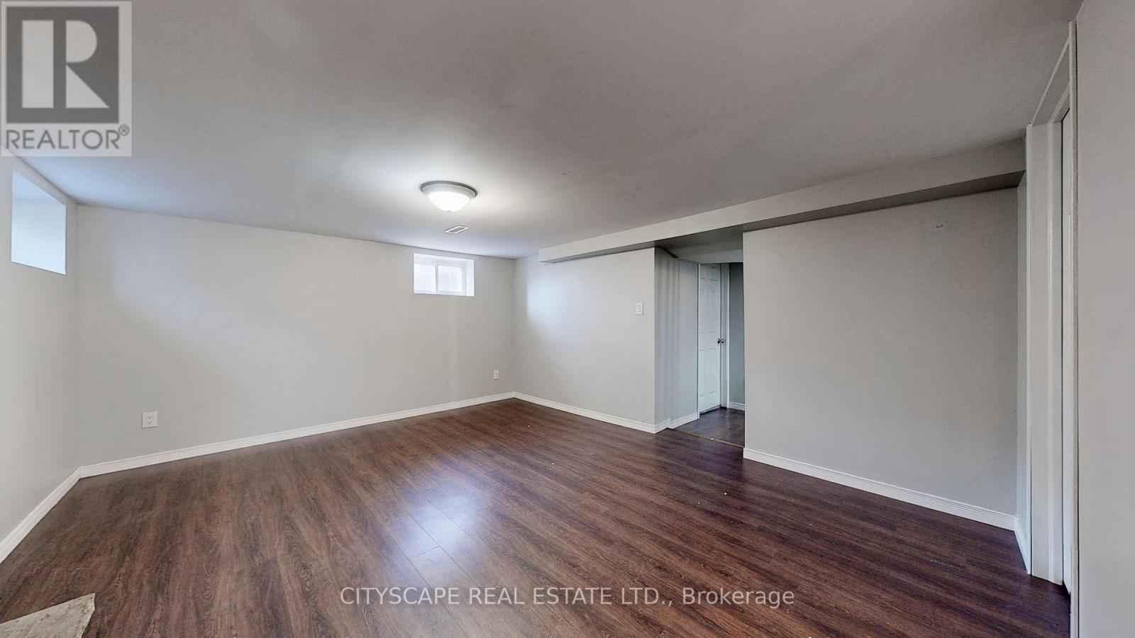 39 WOODWARD AVENUE - 32