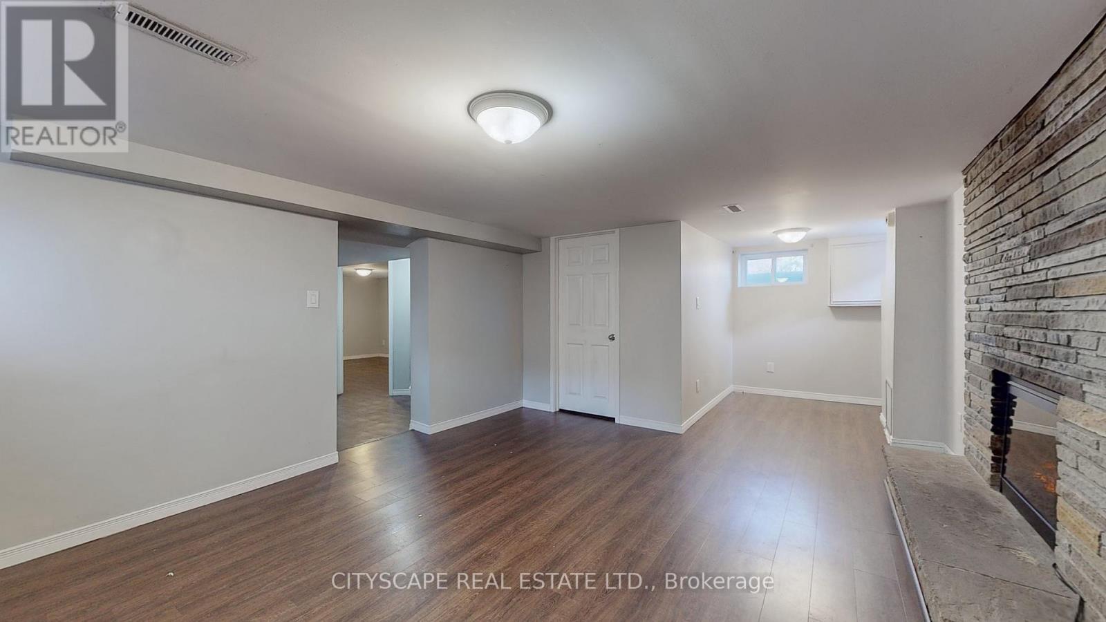 39 WOODWARD AVENUE - 33