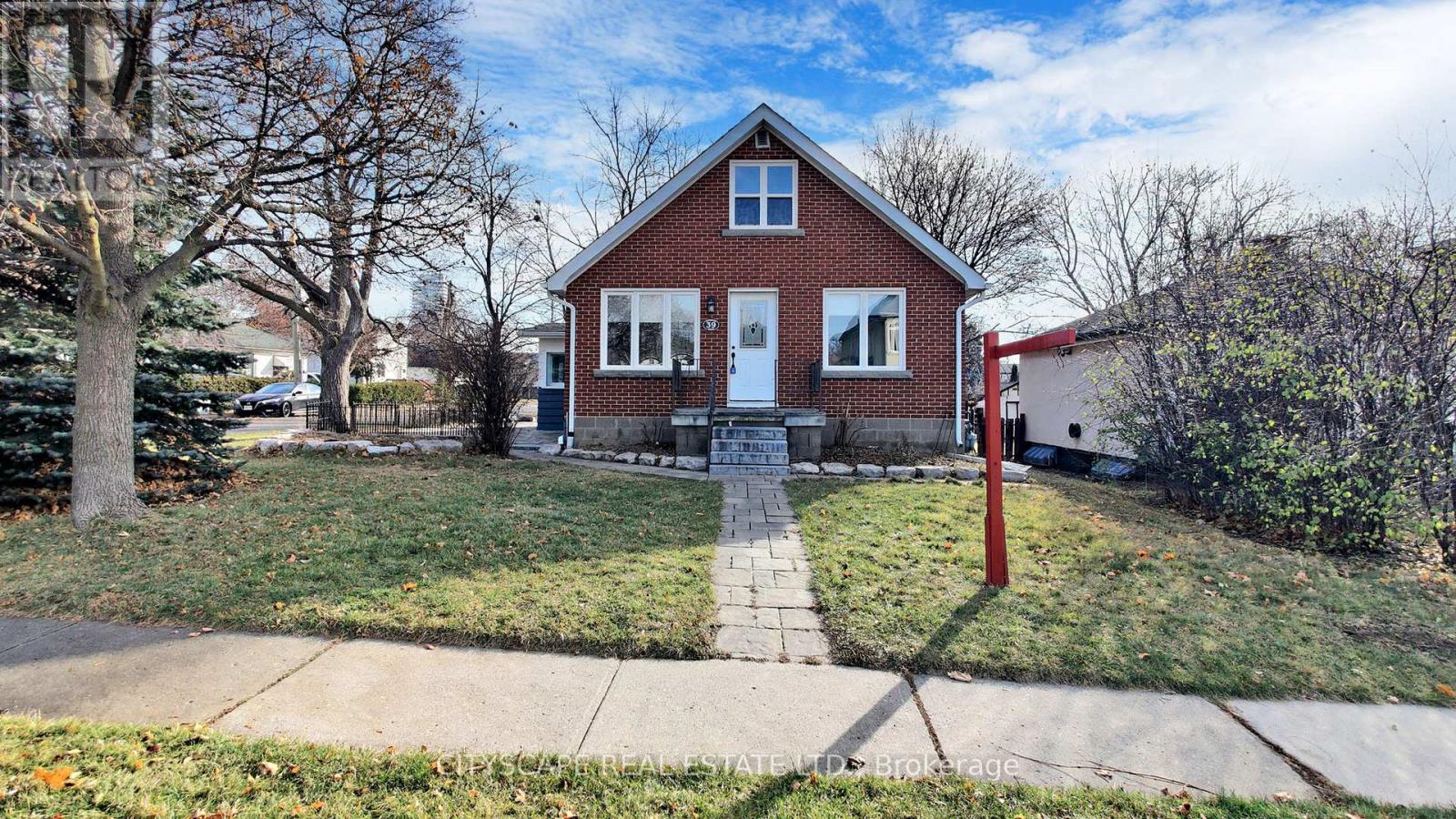 39 WOODWARD AVENUE - 39