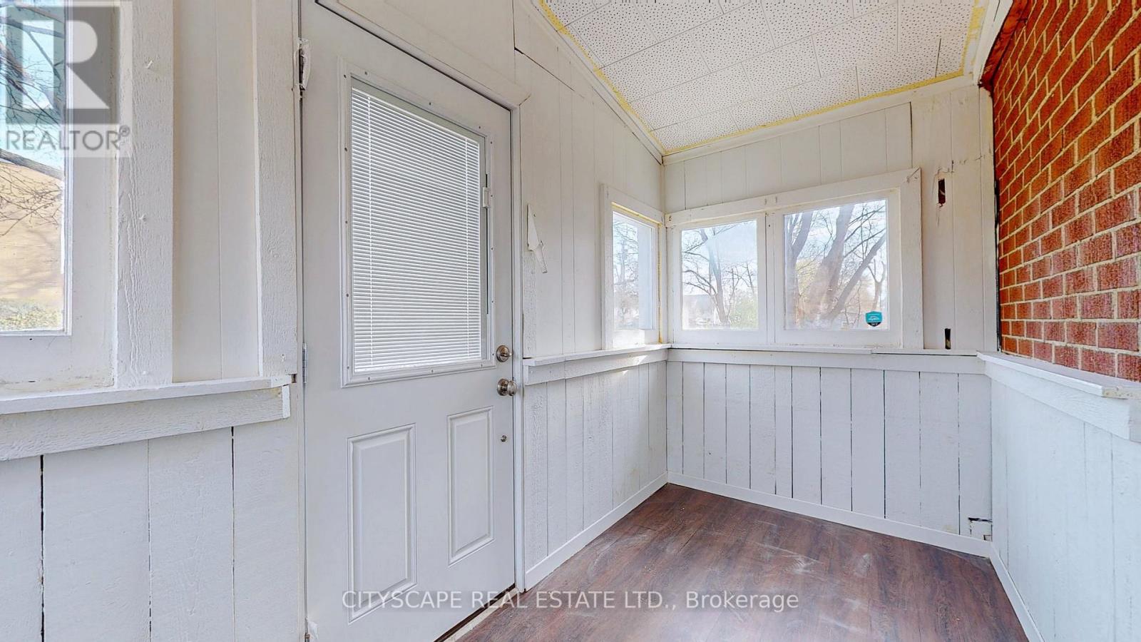39 WOODWARD AVENUE - 5