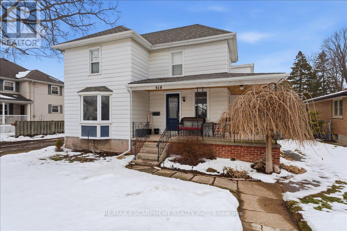 519 Alder Street West