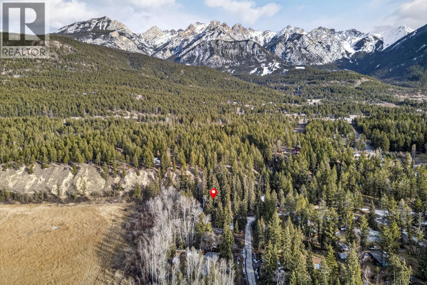 4878 Ogilvey Avenue, Fairmont Hot Springs