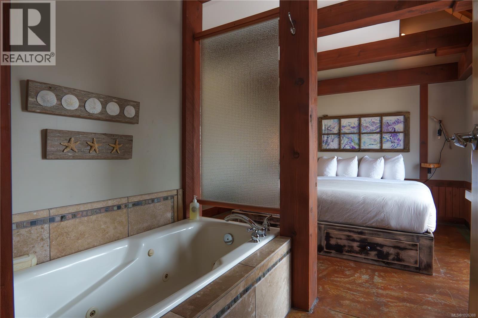 206 1645 Cedar Rd, Ucluelet