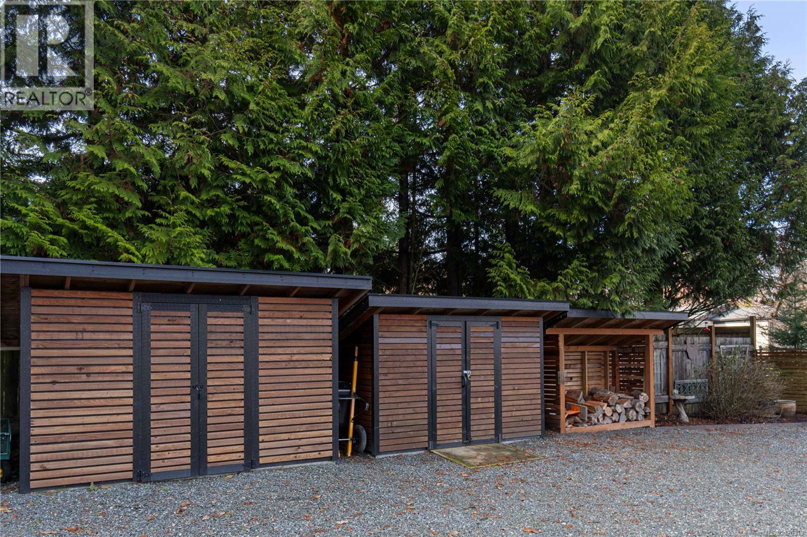 674 Hawthorne Rise, Parksville