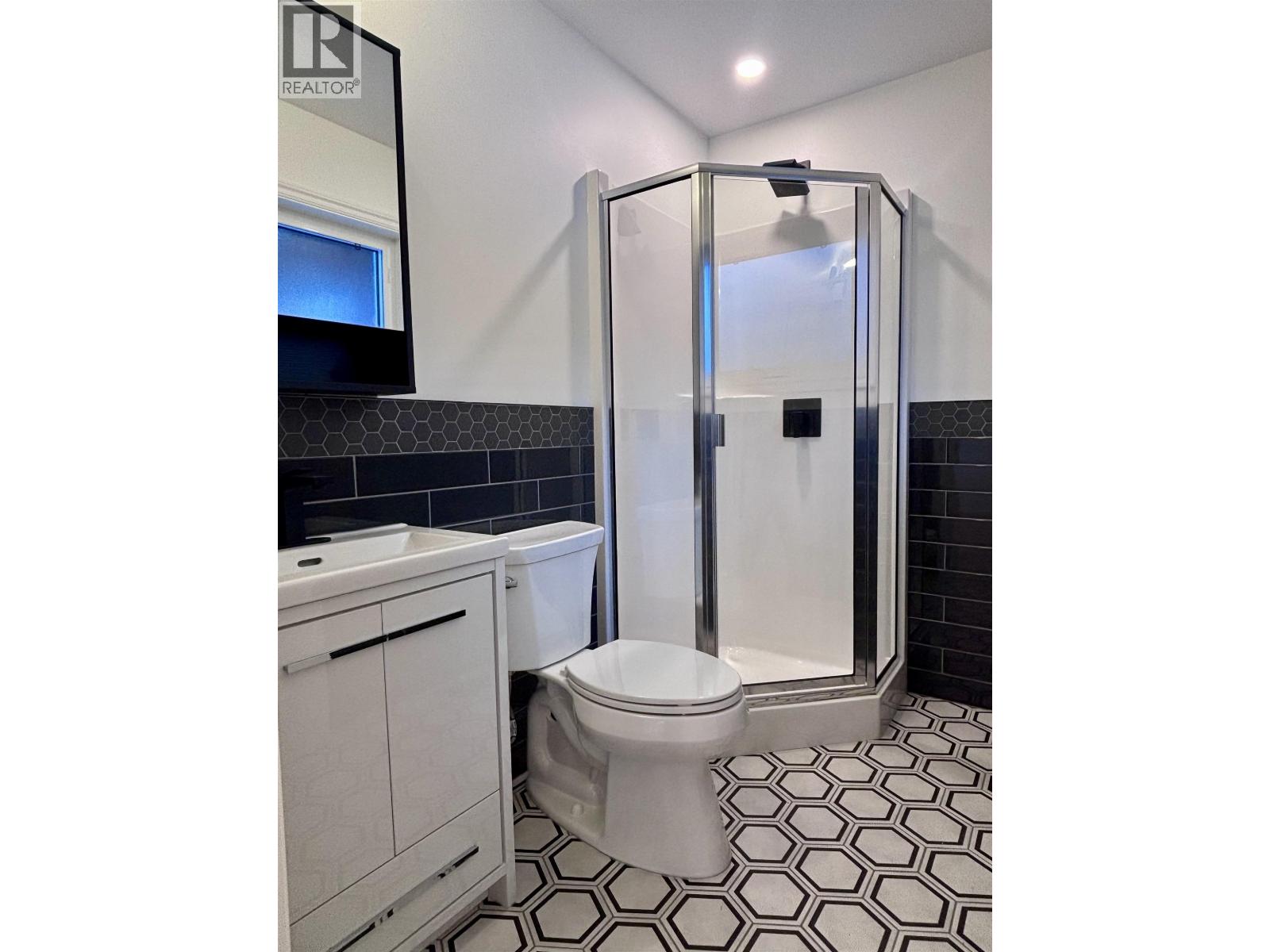 1463 MAPLE Street, Terrace