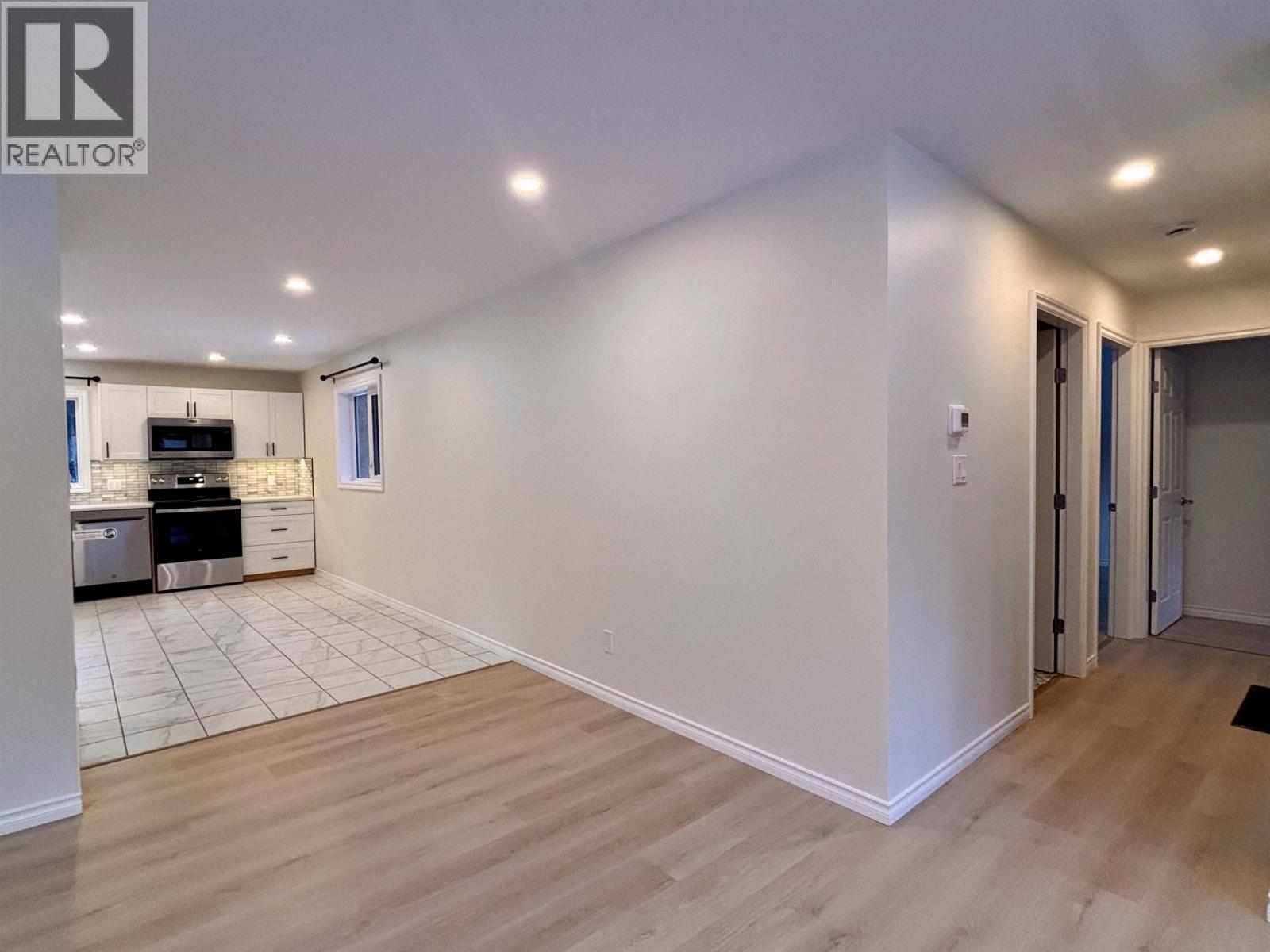 1463 MAPLE Street, Terrace