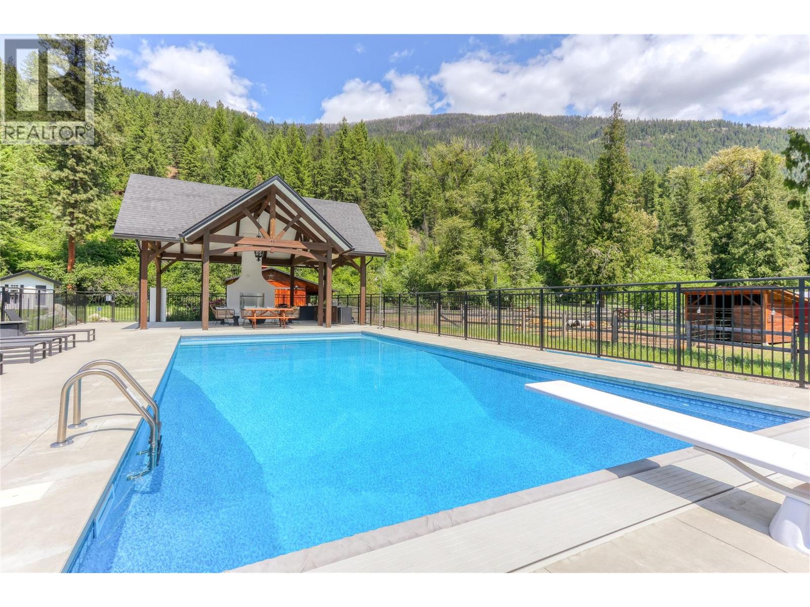  3290 Little Slocan South Road, Winlaw