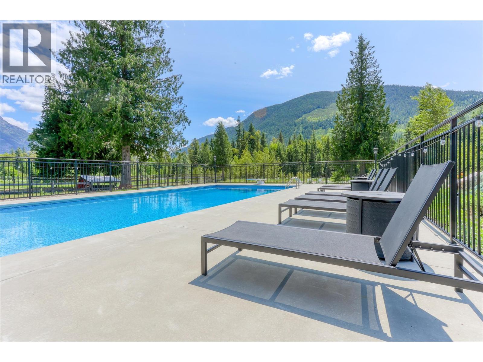  3290 Little Slocan South Road, Winlaw