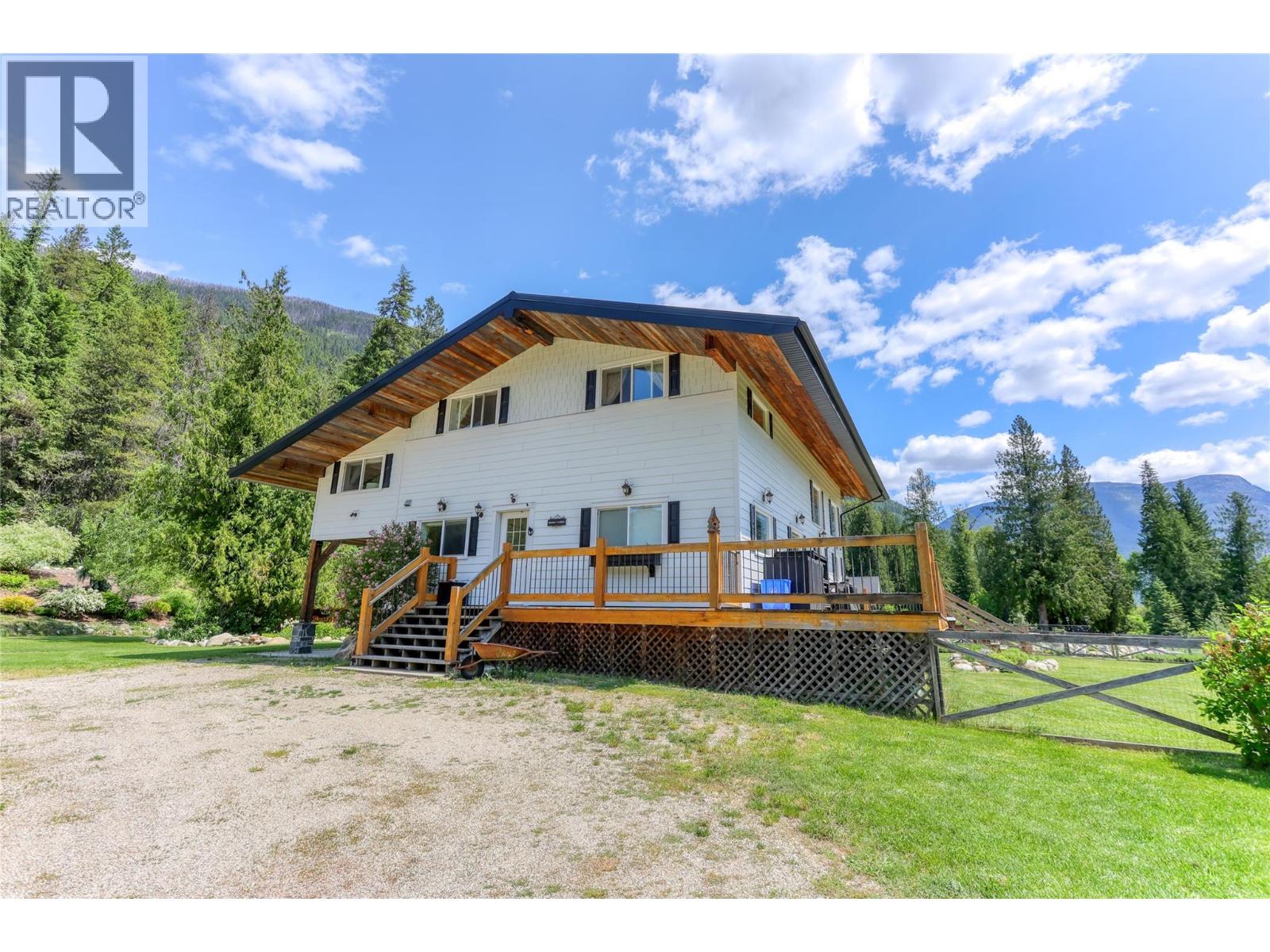  3290 Little Slocan South Road, Winlaw