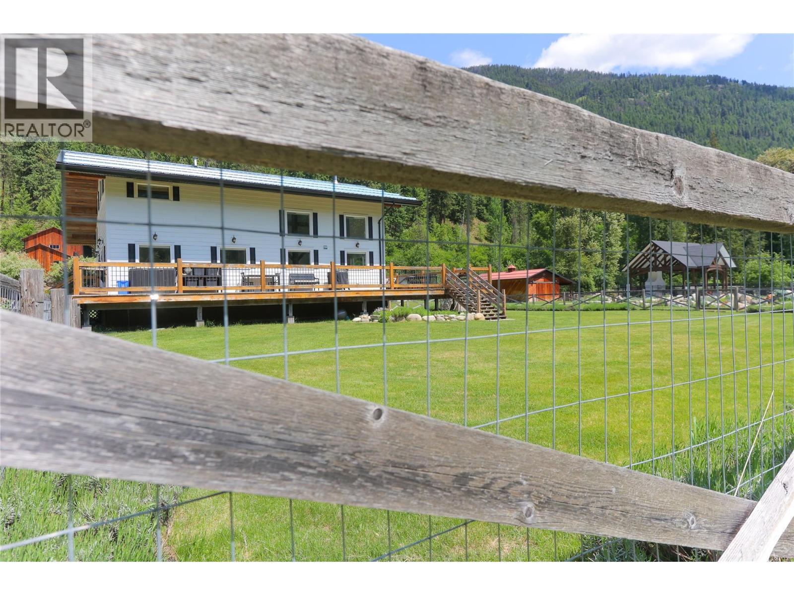  3290 Little Slocan South Road, Winlaw