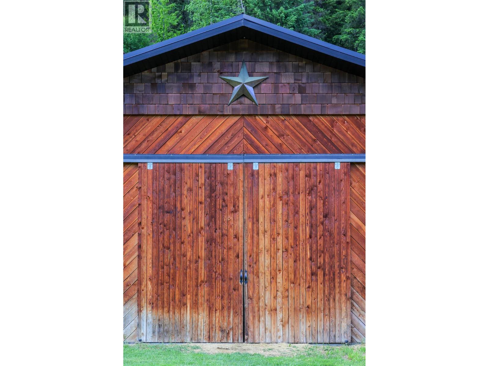  3290 Little Slocan South Road, Winlaw