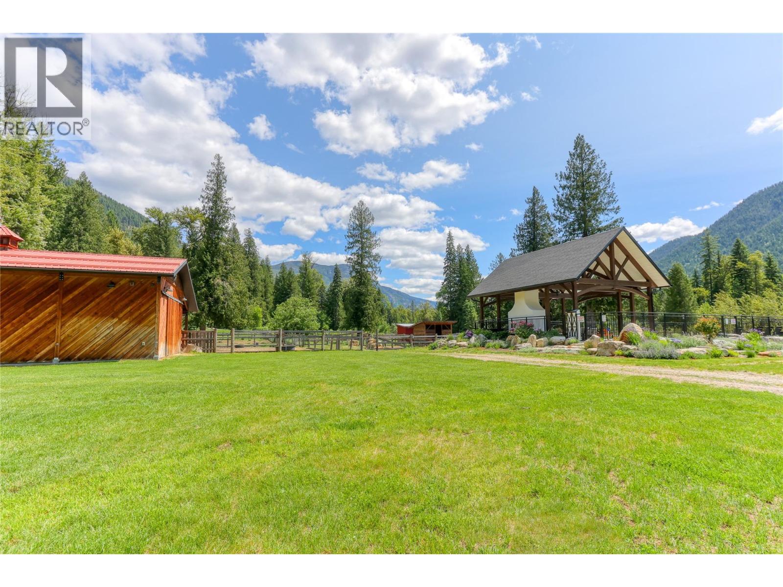  3290 Little Slocan South Road, Winlaw