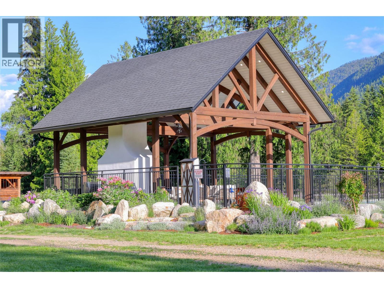  3290 Little Slocan South Road, Winlaw