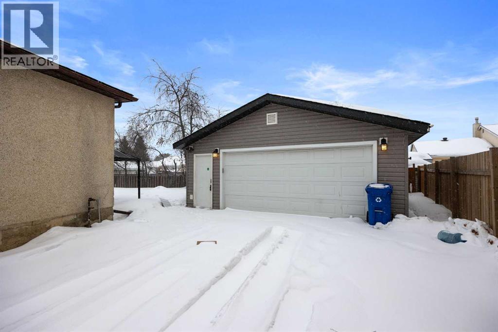 122 Maclaren Bay, Fort McMurray