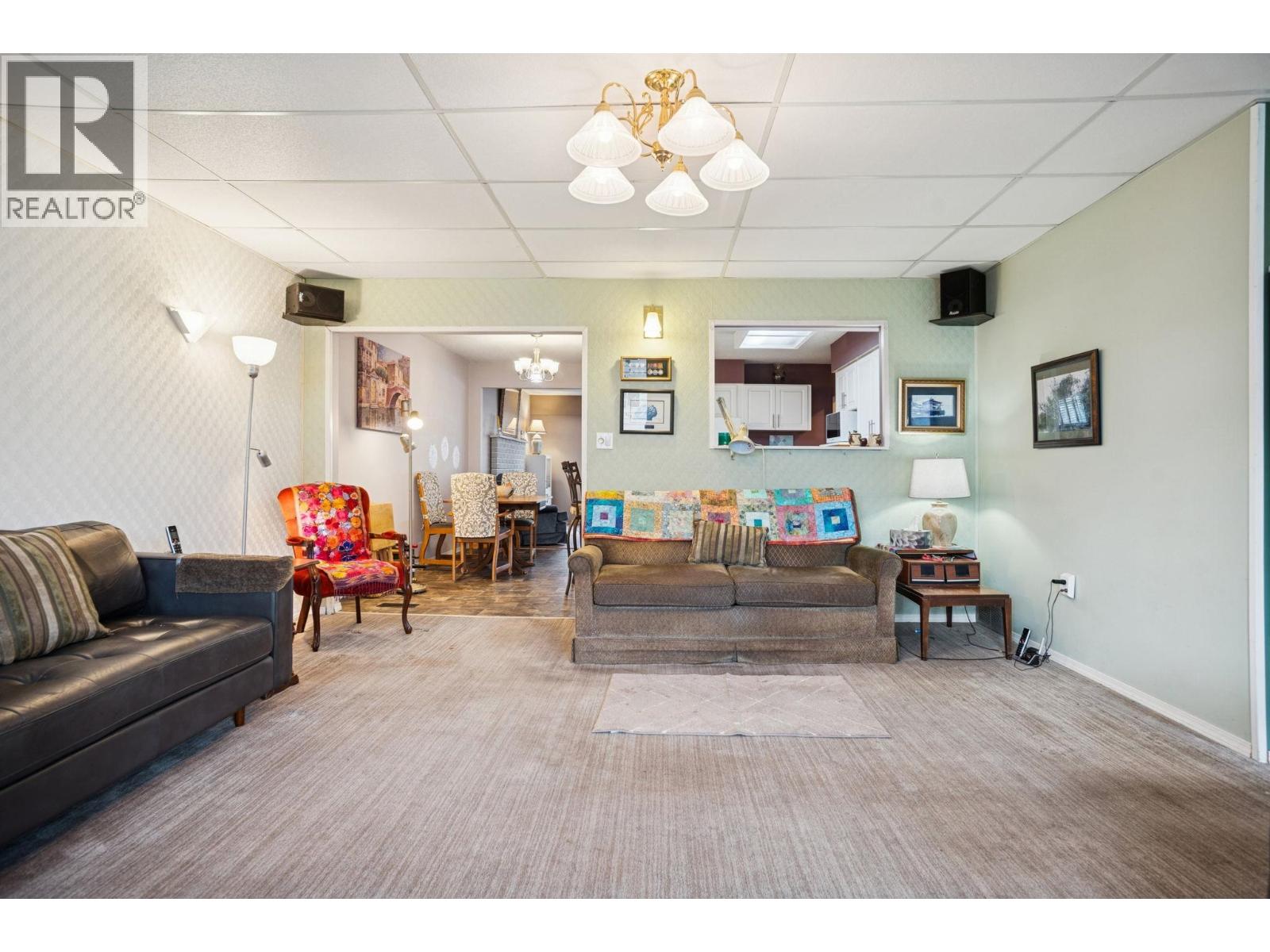 8264 14TH AVENUE, Burnaby