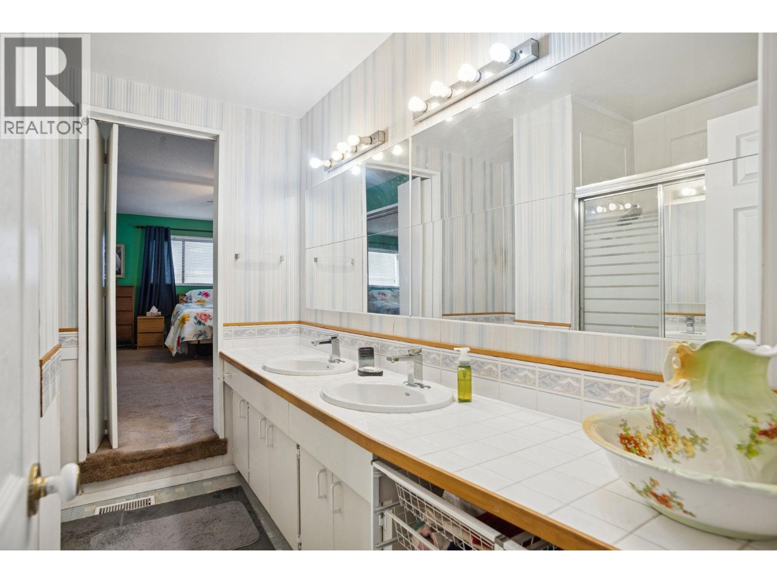 8264 14TH AVENUE, Burnaby