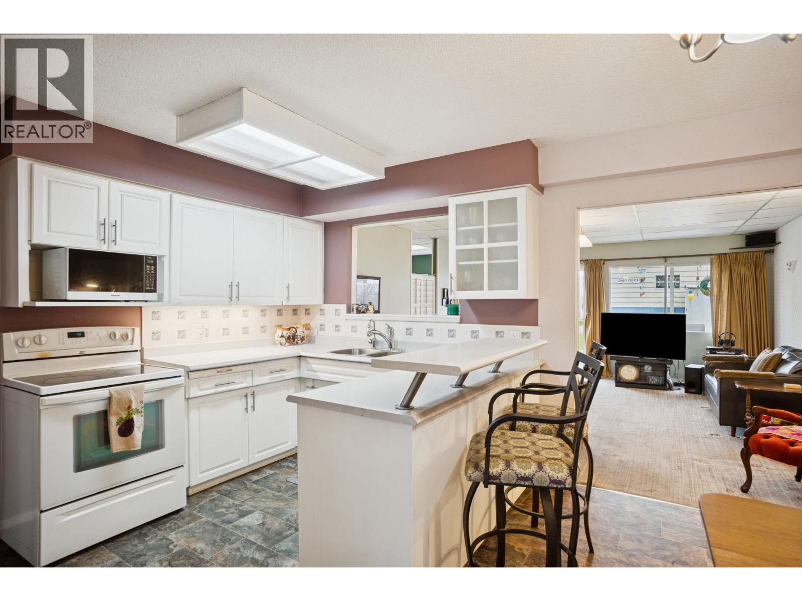 8264 14TH AVENUE, Burnaby