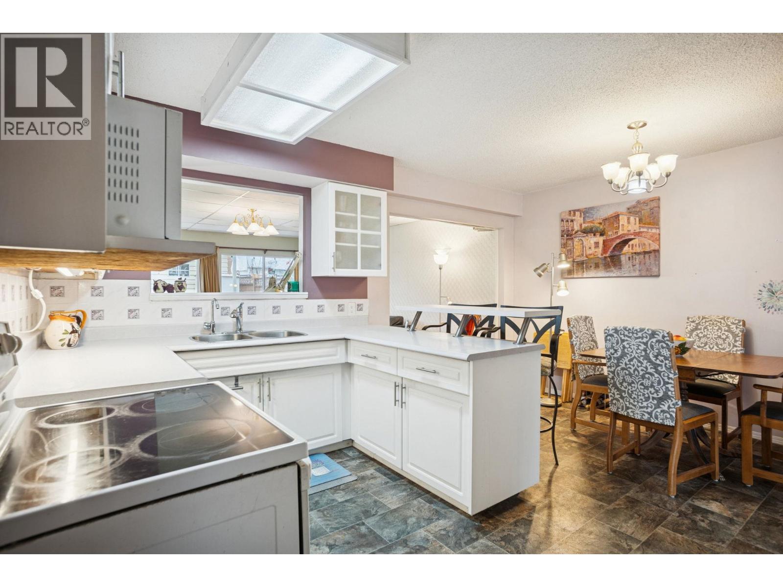 8264 14TH AVENUE, Burnaby