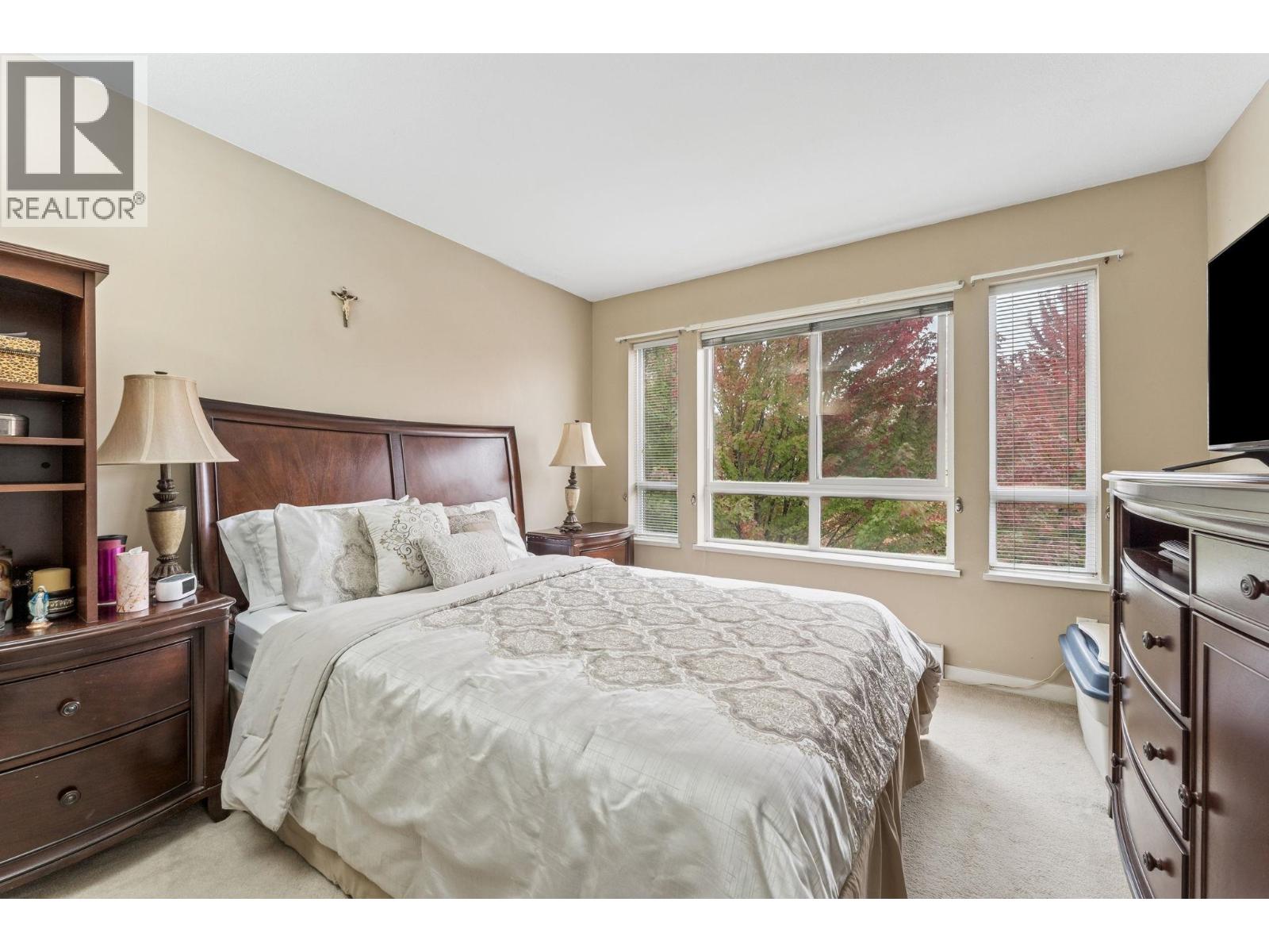 22337 SHARPE AVENUE, Richmond