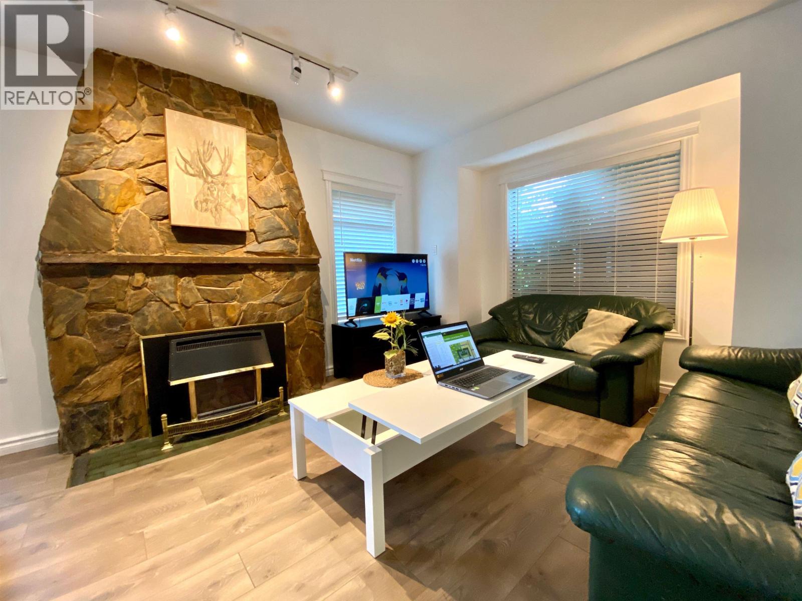 4300 SOUTHWOOD STREET, Burnaby