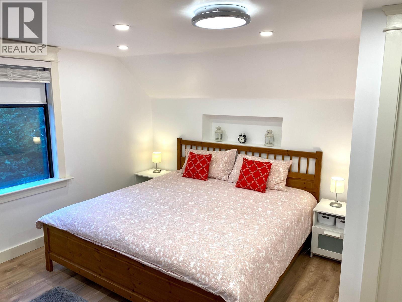 4300 SOUTHWOOD STREET, Burnaby