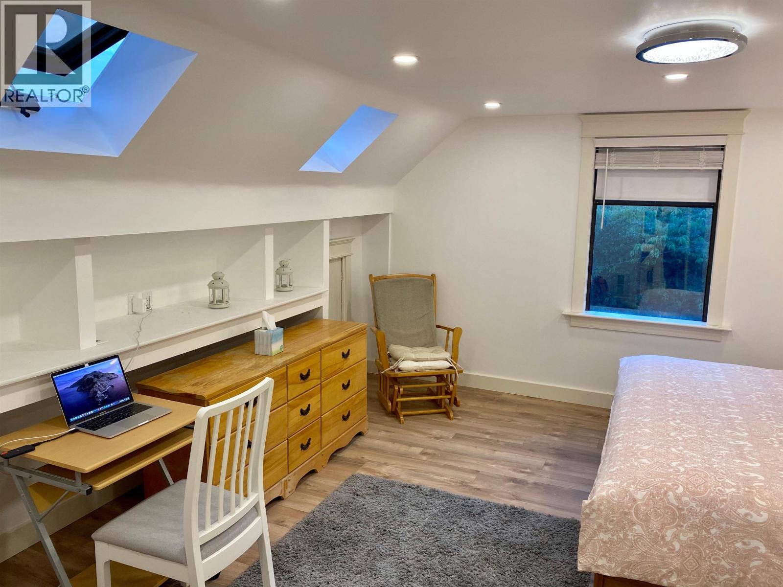 4300 SOUTHWOOD STREET, Burnaby