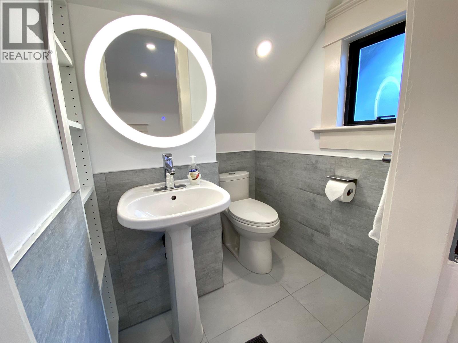 4300 SOUTHWOOD STREET, Burnaby