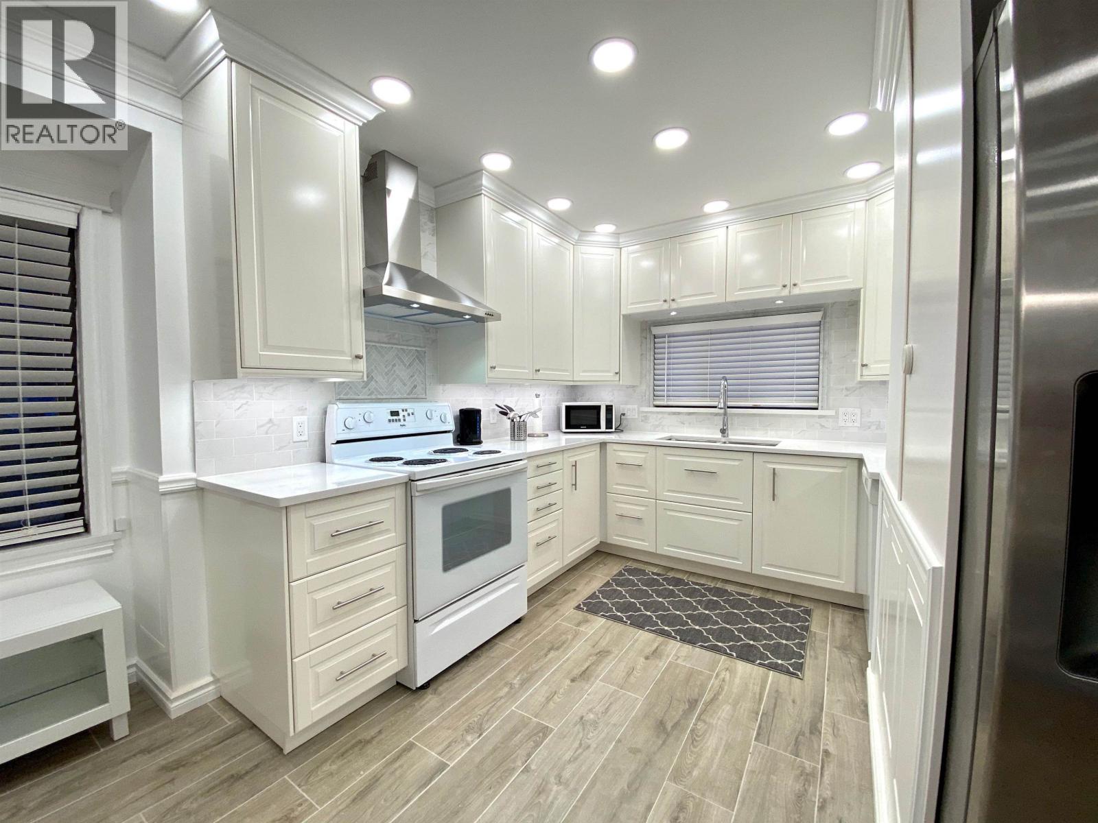 4300 SOUTHWOOD STREET, Burnaby