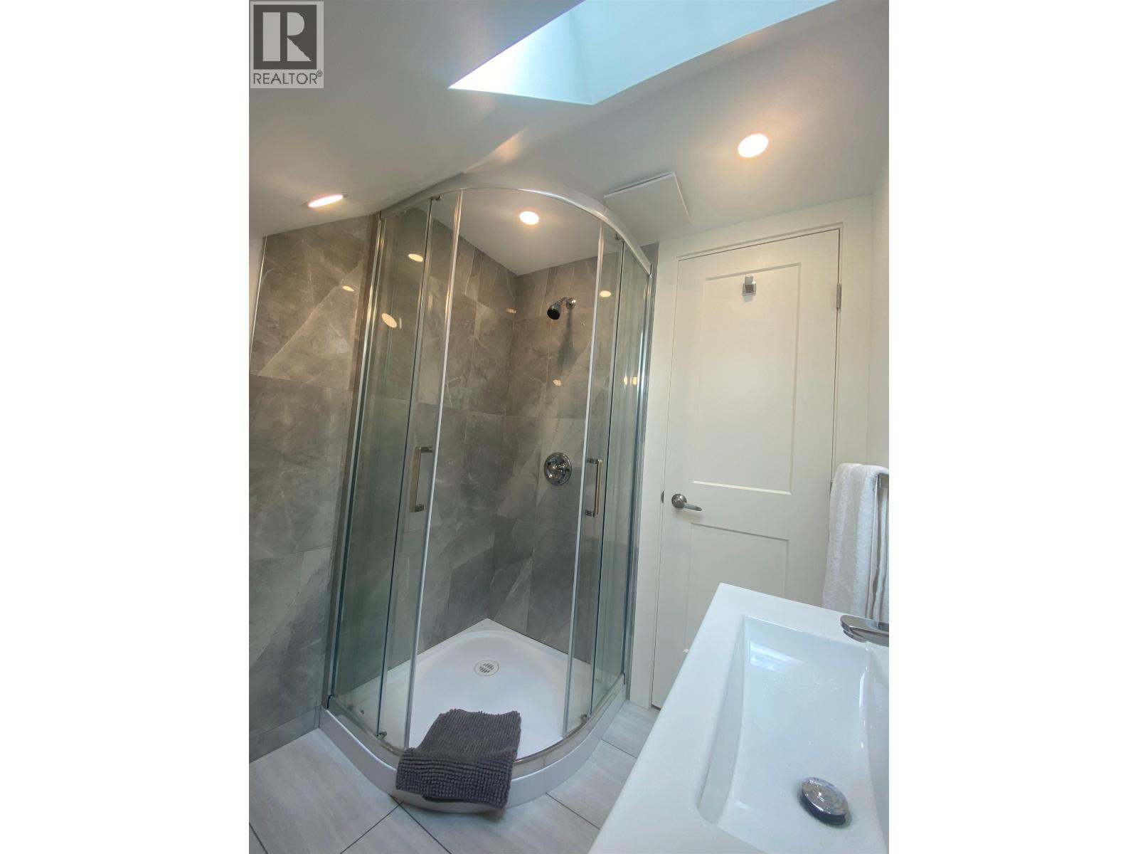 4300 SOUTHWOOD STREET, Burnaby