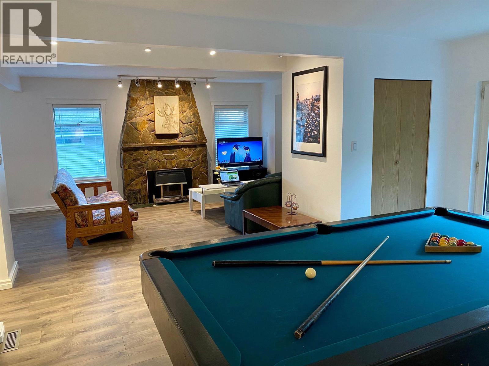 4300 SOUTHWOOD STREET, Burnaby