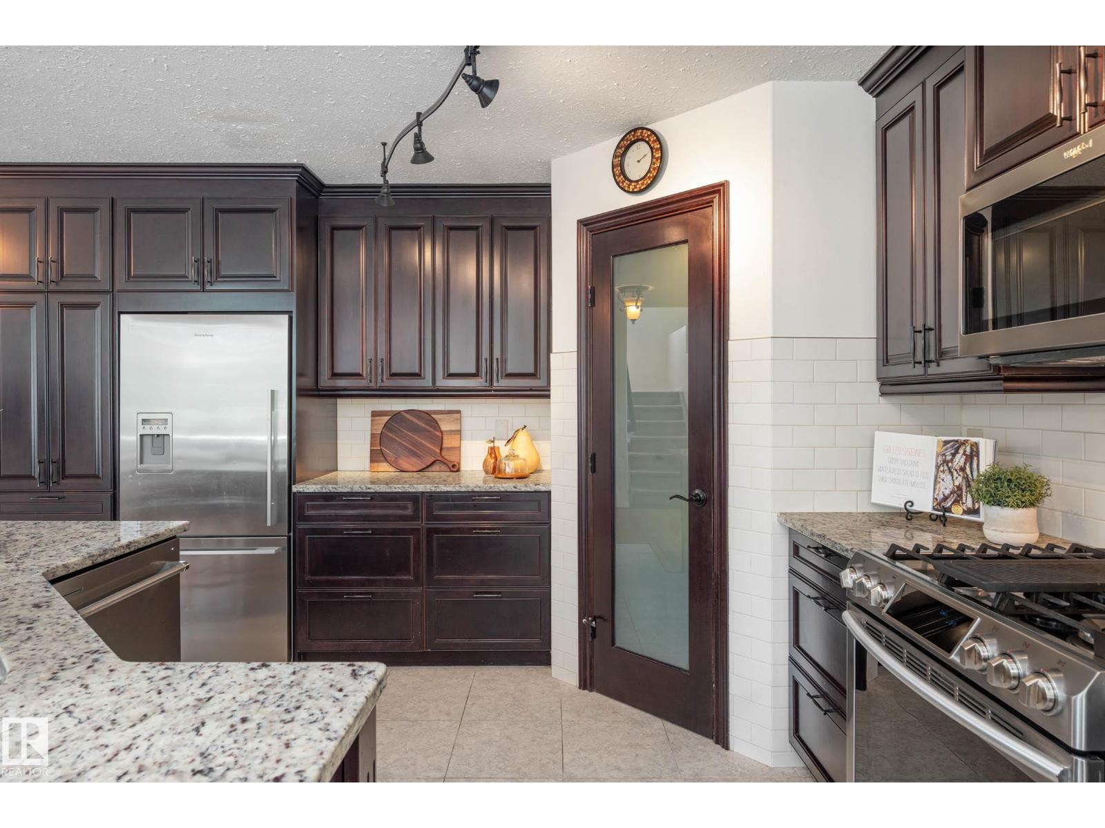 4319 38A AVE NW NW, Edmonton