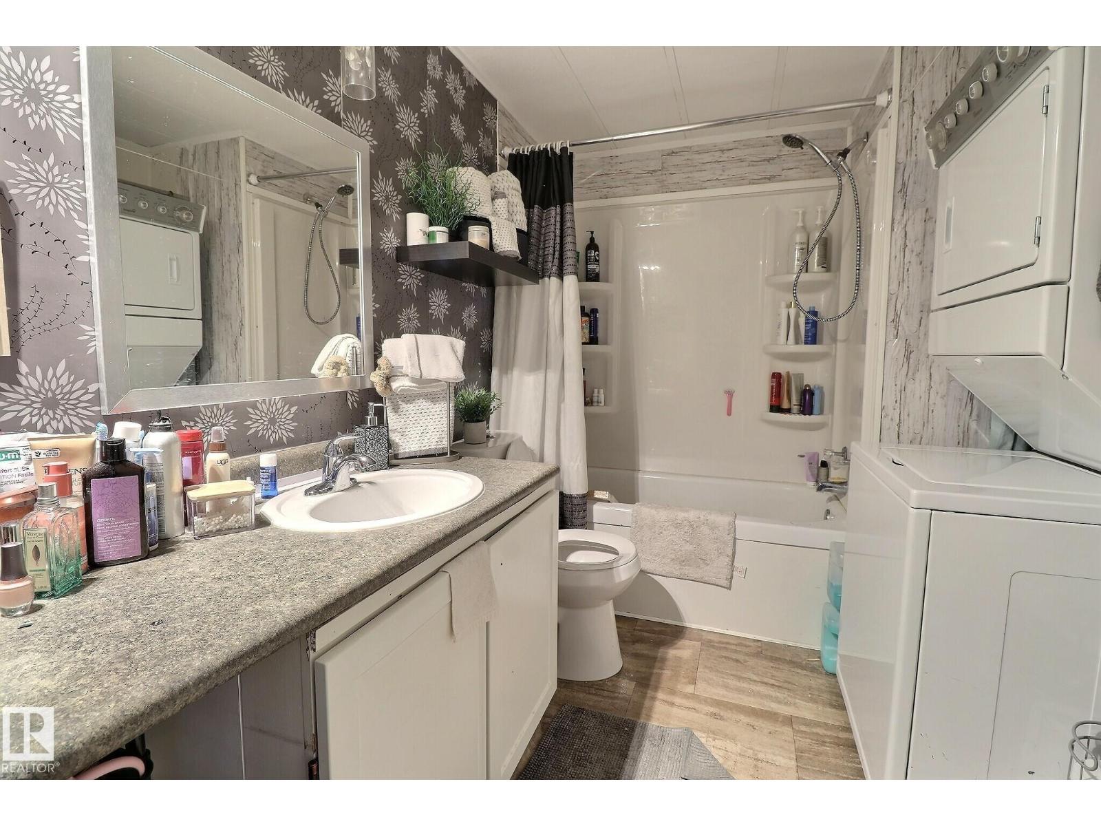 289 Juniper CR NW, Edmonton