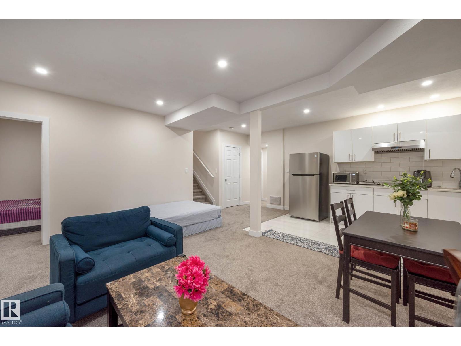 4319 38A AVE NW NW, Edmonton