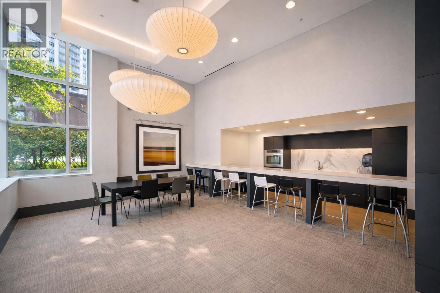 1304 1320 CHESTERFIELD AVENUE, North Vancouver