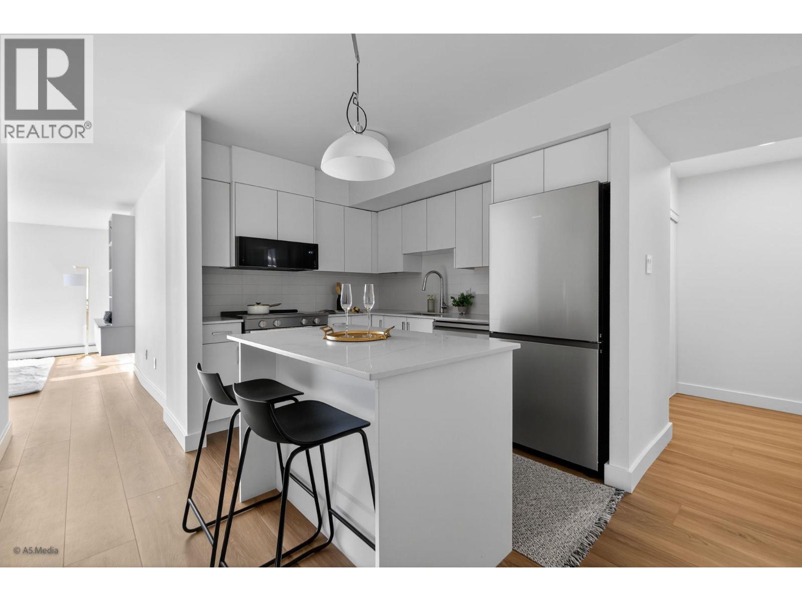 2206 3771 BARTLETT COURT, Burnaby