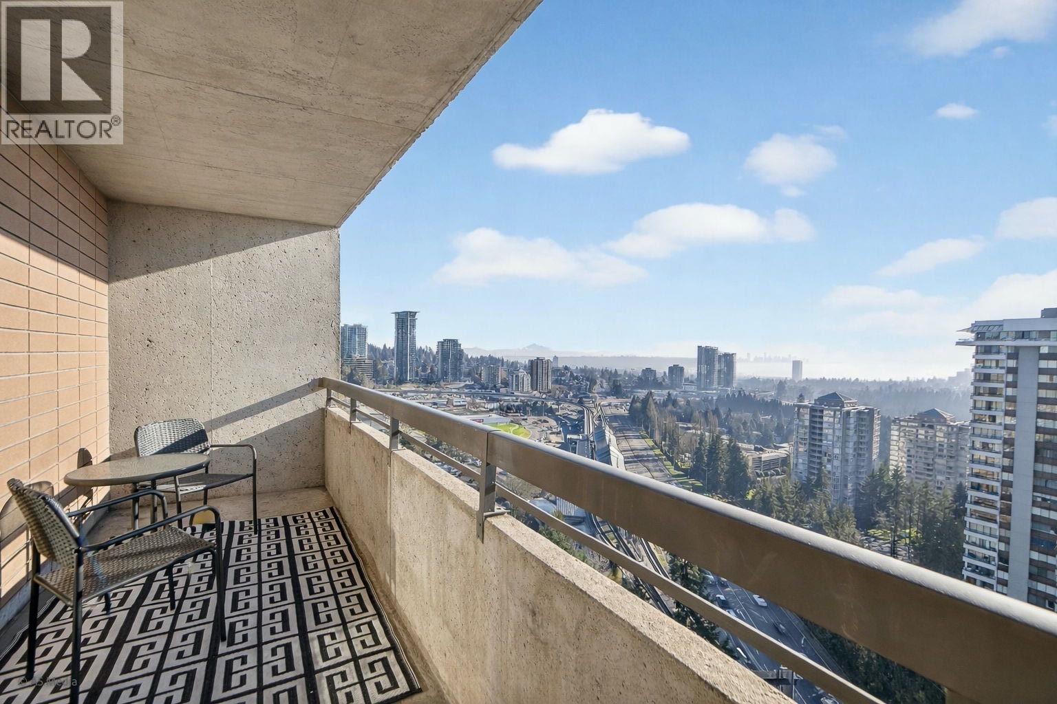 2206 3771 BARTLETT COURT, Burnaby