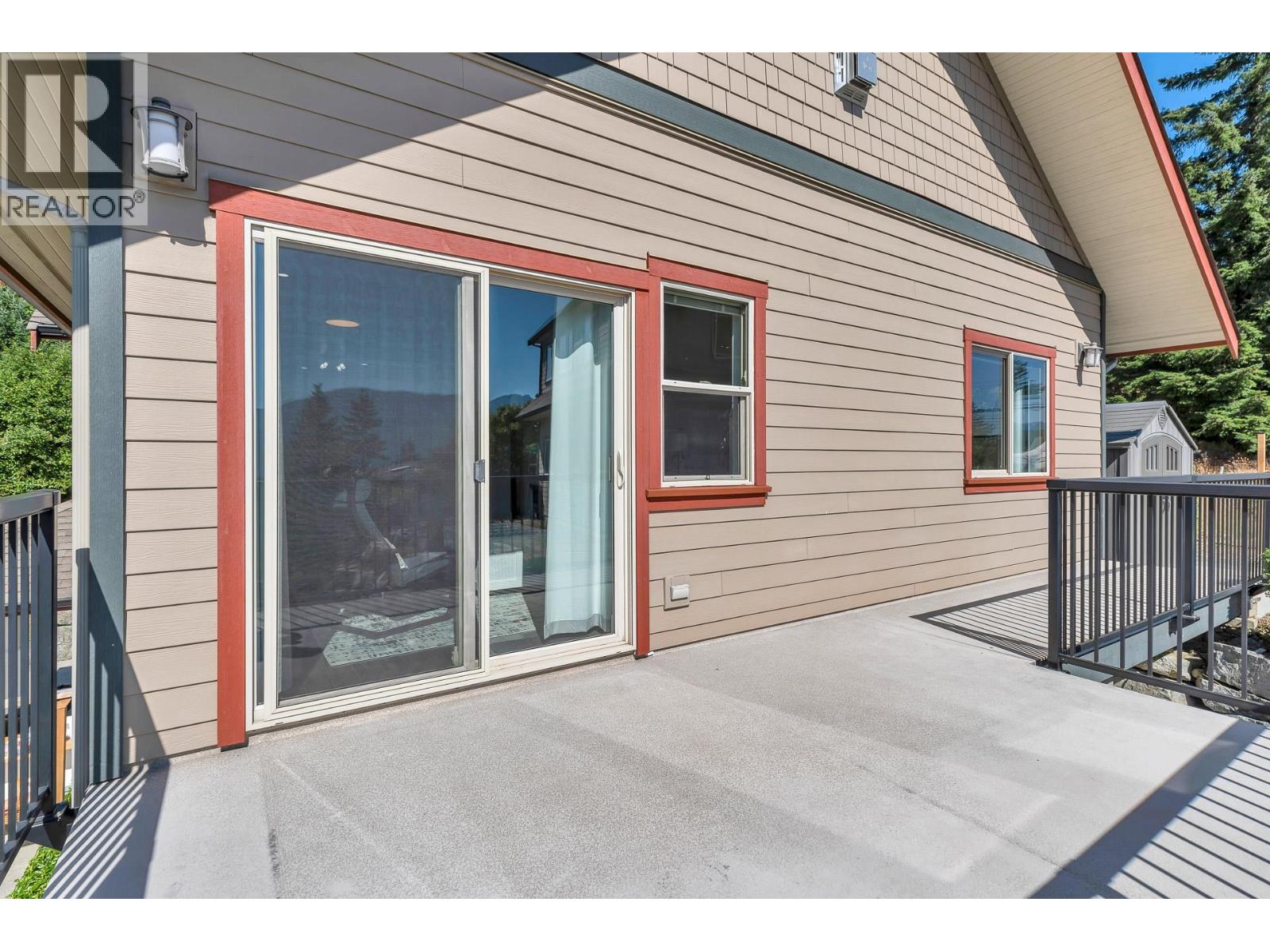 931 RIVENDELL DRIVE, Bowen Island