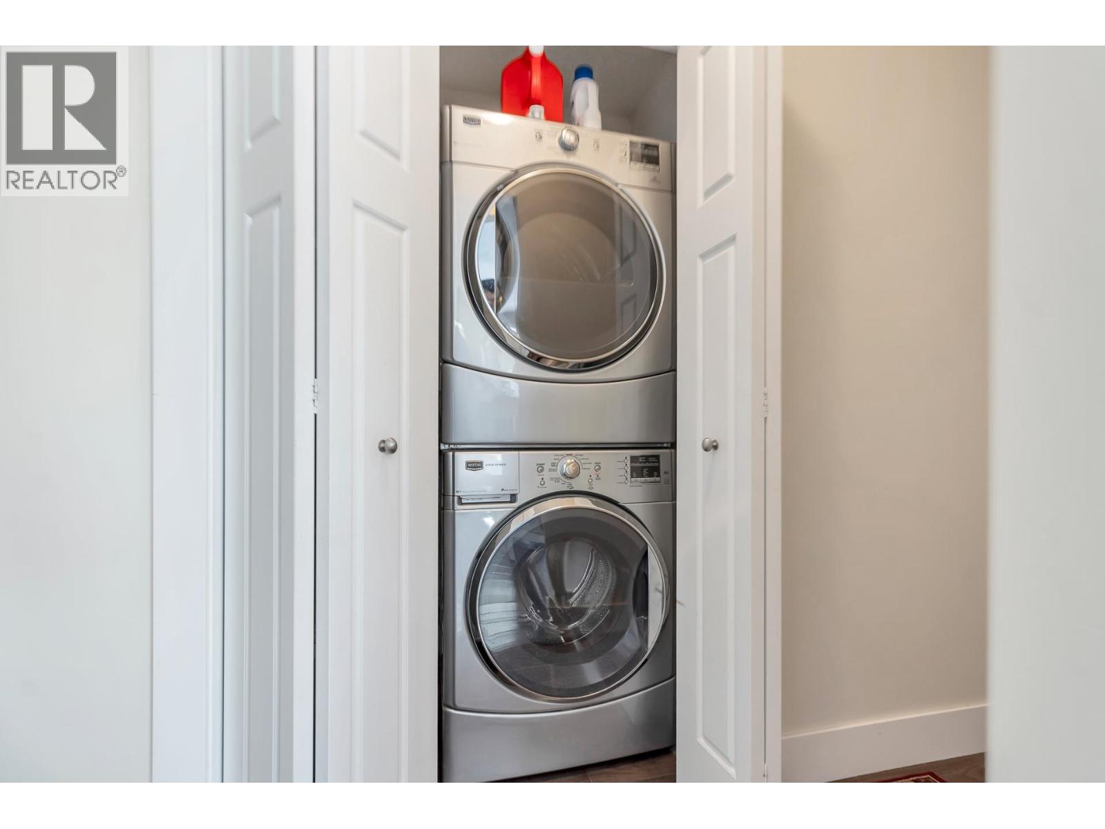 931 RIVENDELL DRIVE, Bowen Island