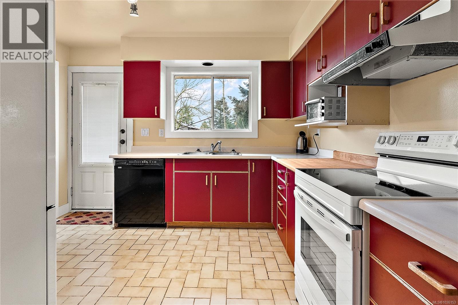 2009 Stelly's Cross Rd, Central Saanich