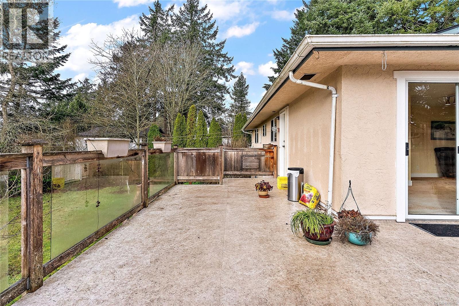 2009 Stelly's Cross Rd, Central Saanich