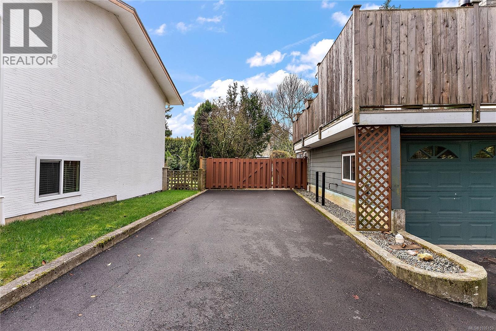 2009 Stelly's Cross Rd, Central Saanich