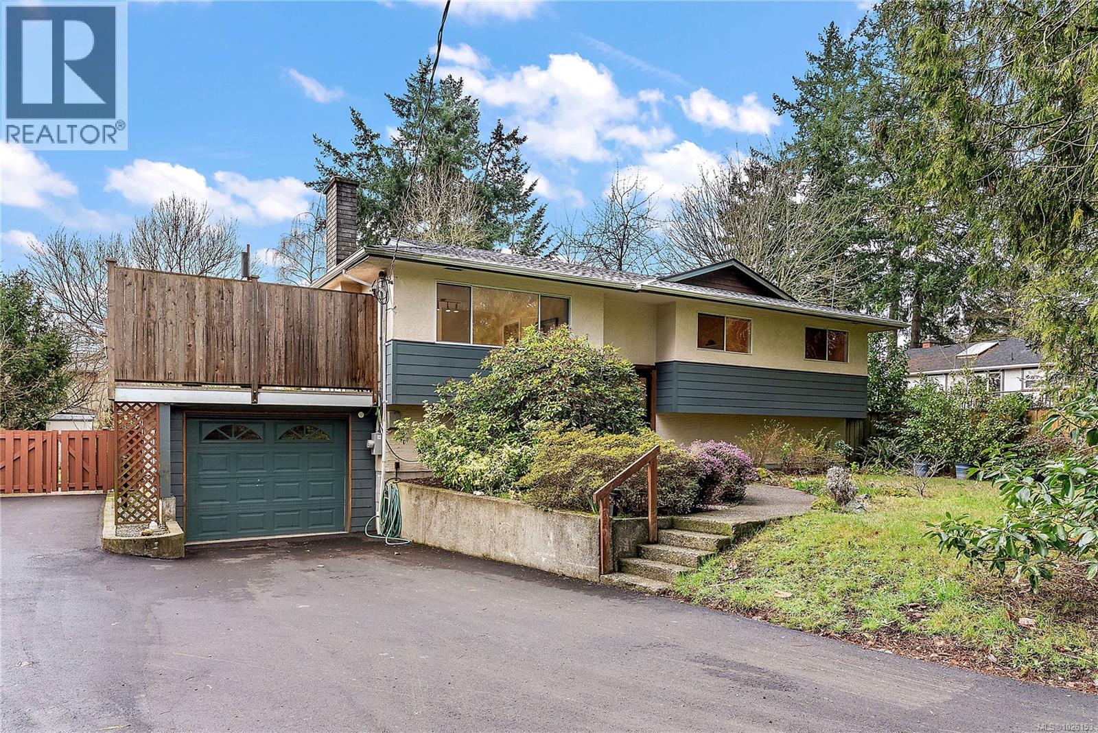 2009 Stelly's Cross Rd, Central Saanich