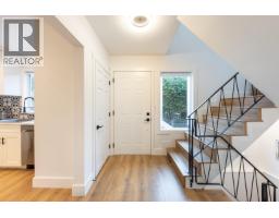 8 Glenmore Drive, West Vancouver, BC V7S1A4 Photo 15